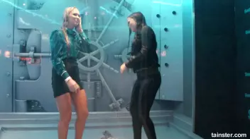 Naughty shower dance Screencap 25 on sinx.preview.netperv.com