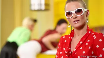 Cooking Up A Hot Pussy Feast In The Kitchen Screencap 3 on sinx.preview.netperv.com