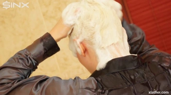 Clothed Sexy Blonde Lathers Up Her Hair Screencap 35 on sinx.preview.netperv.com