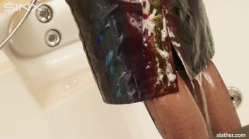 Clothed Sexy Blonde Lathers Up Her Hair Screencap 46 on sinx.preview.netperv.com