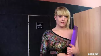 Bisexual tension on the work floor Screencap 16 on sinx.preview.netperv.com