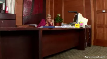 Sexy Secretary Screencap 122 on sinx.preview.netperv.com