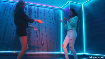 What a Glorious Feelin' Dancing In The Rain Screencap 38 on sinx.preview.netperv.com