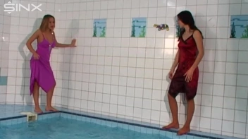 Catfighting Girls Get Soaked In The Pool Screencap 13 on sinx.preview.netperv.com