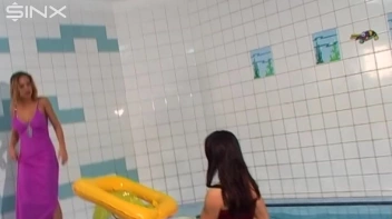 Catfighting Girls Get Soaked In The Pool Screencap 14 on sinx.preview.netperv.com