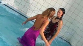 Catfighting Girls Get Soaked In The Pool Screencap 32 on sinx.preview.netperv.com