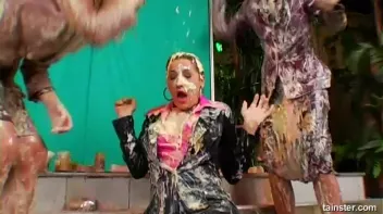 Epic Food Fight Screencap 71 on sinx.preview.netperv.com
