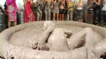 Going For Gold In The Mud Screencap 99 on sinx.preview.netperv.com