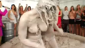 Going For Gold In The Mud Screencap 15 on sinx.preview.netperv.com