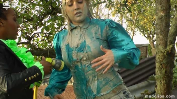 Mud Covered Blonde Gets A Good Washing Screencap 21 on sinx.preview.netperv.com