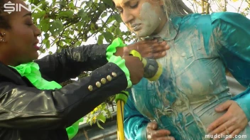 Mud Covered Blonde Gets A Good Washing Screencap 22 on sinx.preview.netperv.com