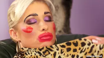 Extreme Makeover! Screencap 34 on sinx.preview.netperv.com