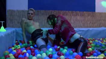 Bob's B-Day Part 2 - Shower Cam Screencap 10 on sinx.preview.netperv.com