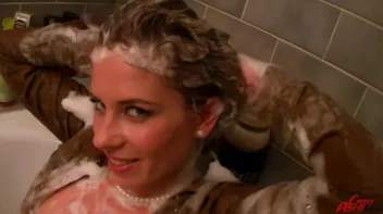 Rub-A-Dub Leony In The Tub Screencap 67 on sinx.preview.netperv.com