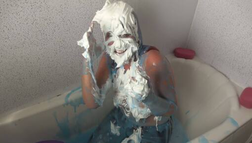 Latest deal - Beau Diamons Mega Gunge Bath