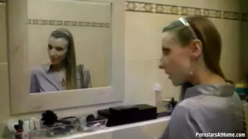 Get Cozy With Morgan In The Tub Screencap 3 on sinx.preview.netperv.com