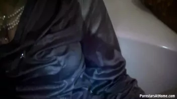 Get Cozy With Morgan In The Tub Screencap 46 on sinx.preview.netperv.com