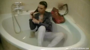 Get Cozy With Morgan In The Tub Screencap 56 on sinx.preview.netperv.com