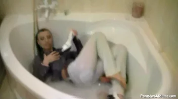 Get Cozy With Morgan In The Tub Screencap 61 on sinx.preview.netperv.com