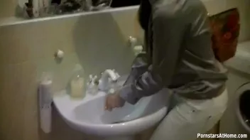 Get Cozy With Morgan In The Tub Screencap 7 on sinx.preview.netperv.com