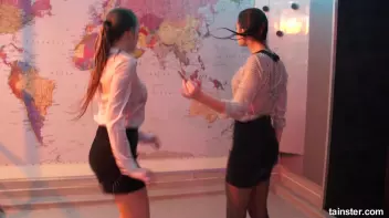 Dancing babes Screencap 25 on sinx.preview.netperv.com