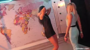 Dancing babes Screencap 26 on sinx.preview.netperv.com