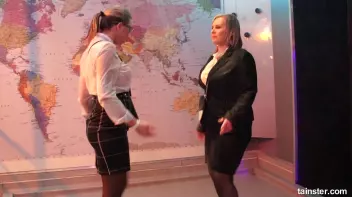 Dancing babes Screencap 38 on sinx.preview.netperv.com