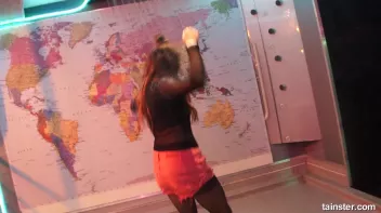 Dancing babes Screencap 72 on sinx.preview.netperv.com