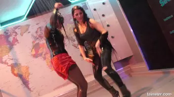 Dancing babes Screencap 79 on sinx.preview.netperv.com