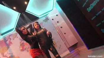 Dancing babes Screencap 83 on sinx.preview.netperv.com