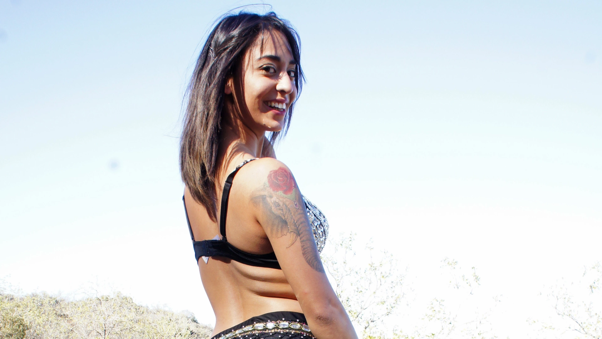 Arabian Princess Charms Muscly Stud on sinx.preview.netperv.com