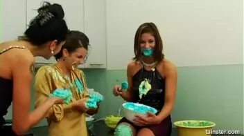 Fluorescent Goo Food Fight Screencap 9 on sinx.preview.netperv.com