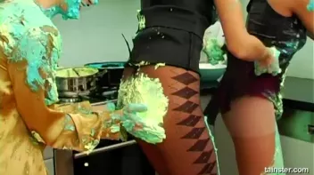 Fluorescent Goo Food Fight Screencap 14 on sinx.preview.netperv.com