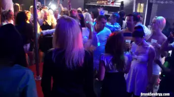 International Summer Lovin' Part 1 - Hardcore Cam Screencap 8 on sinx.preview.netperv.com