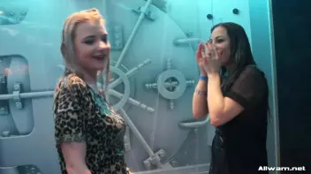 Shower Showdown! Screencap 12 on sinx.preview.netperv.com