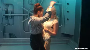 Shower Showdown! Screencap 17 on sinx.preview.netperv.com