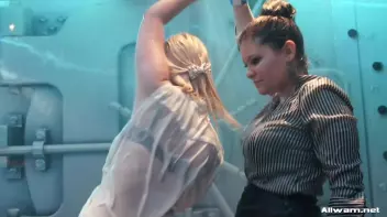 Shower Showdown! Screencap 22 on sinx.preview.netperv.com