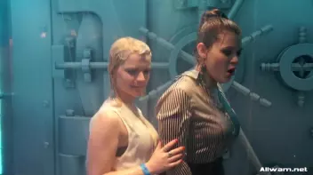 Shower Showdown! Screencap 31 on sinx.preview.netperv.com