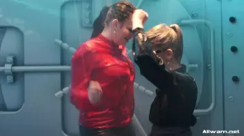 Shower Showdown! Screencap 36 on sinx.preview.netperv.com