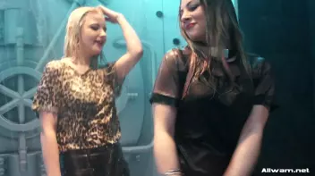 Shower Showdown! Screencap 4 on sinx.preview.netperv.com