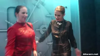 Shower Showdown! Screencap 53 on sinx.preview.netperv.com