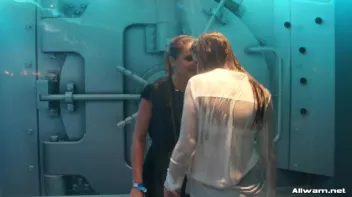 Shower Showdown! Screencap 55 on sinx.preview.netperv.com