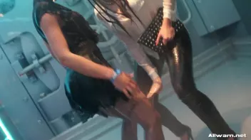 Shower Showdown! Screencap 63 on sinx.preview.netperv.com