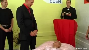 Entering the Ritzy Carlton Screencap 2 on sinx.preview.netperv.com