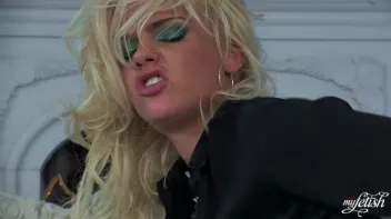 Fists of Lesbos Screencap 54 on sinx.preview.netperv.com