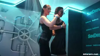 Showing Off In The Showers Screencap 9 on sinx.preview.netperv.com