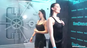 Showing Off In The Showers Screencap 17 on sinx.preview.netperv.com