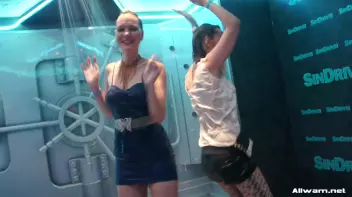 Showing Off In The Showers Screencap 21 on sinx.preview.netperv.com