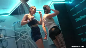 Showing Off In The Showers Screencap 27 on sinx.preview.netperv.com