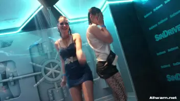 Showing Off In The Showers Screencap 33 on sinx.preview.netperv.com